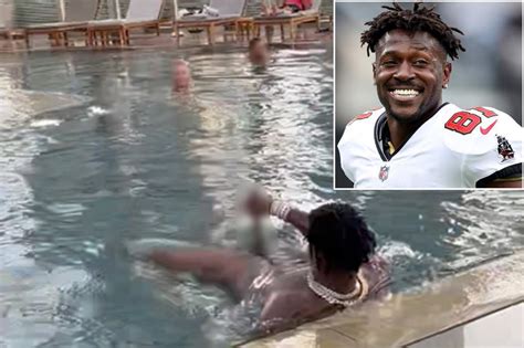 antonio brown flashing|WATCH: Video footage shows Antonio Brown exposing himself,。